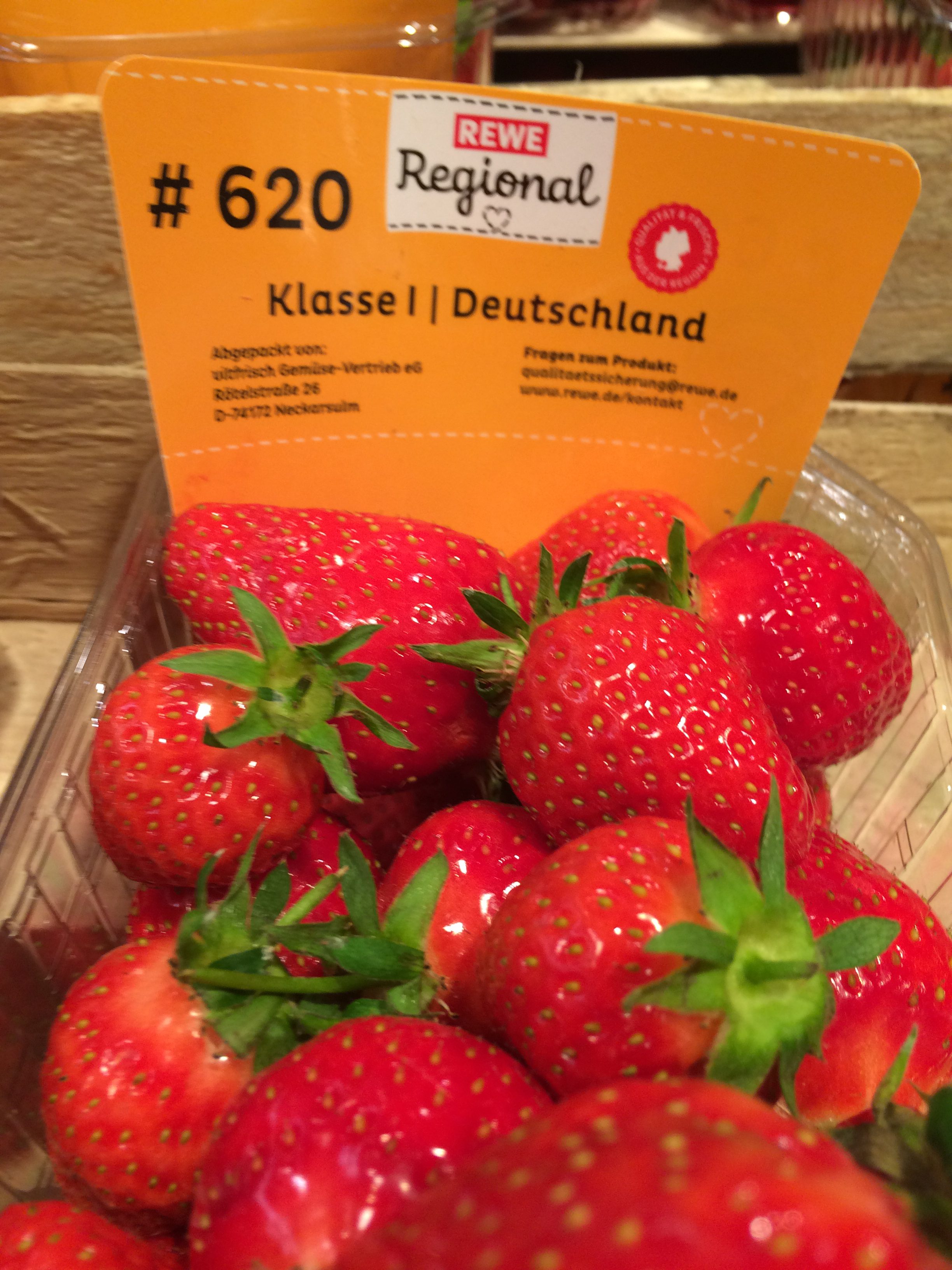 Die Krönung mit deutschen Erdbeeren - Supermarkt Inside