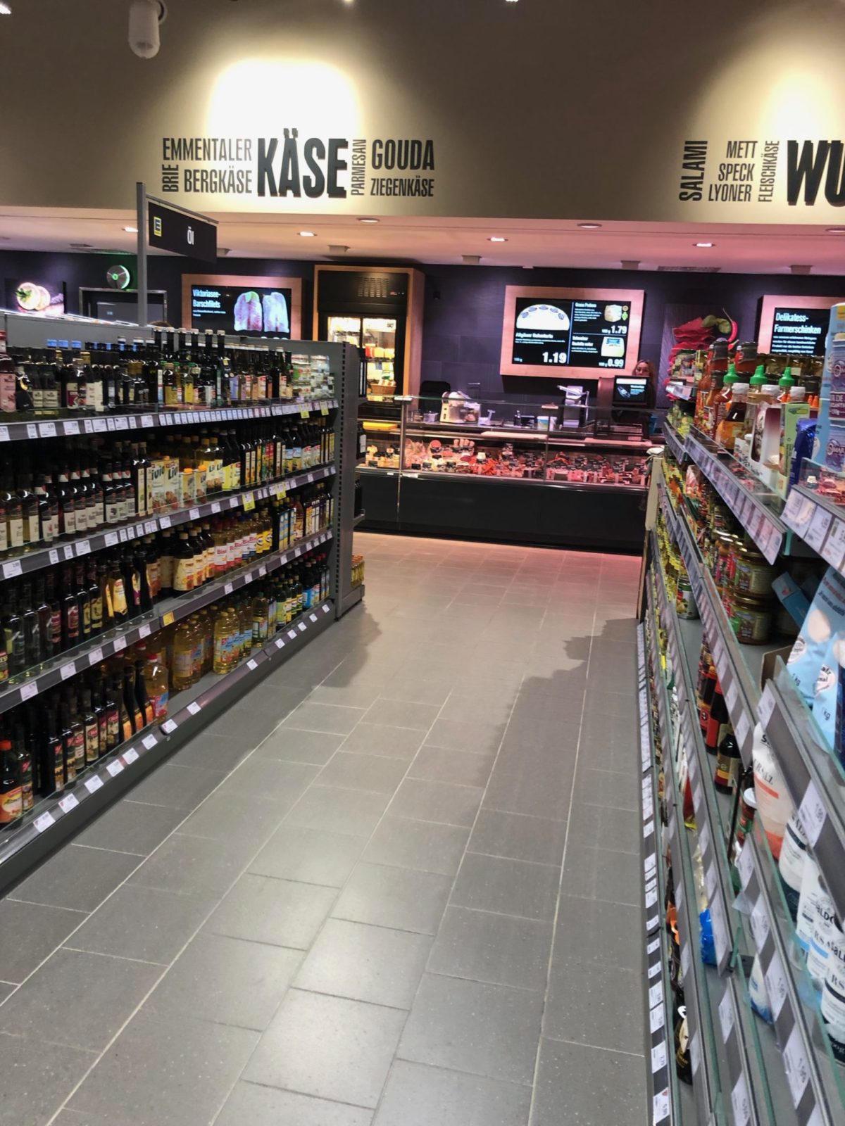 Edeka Schmidt - Supermarkt Inside
