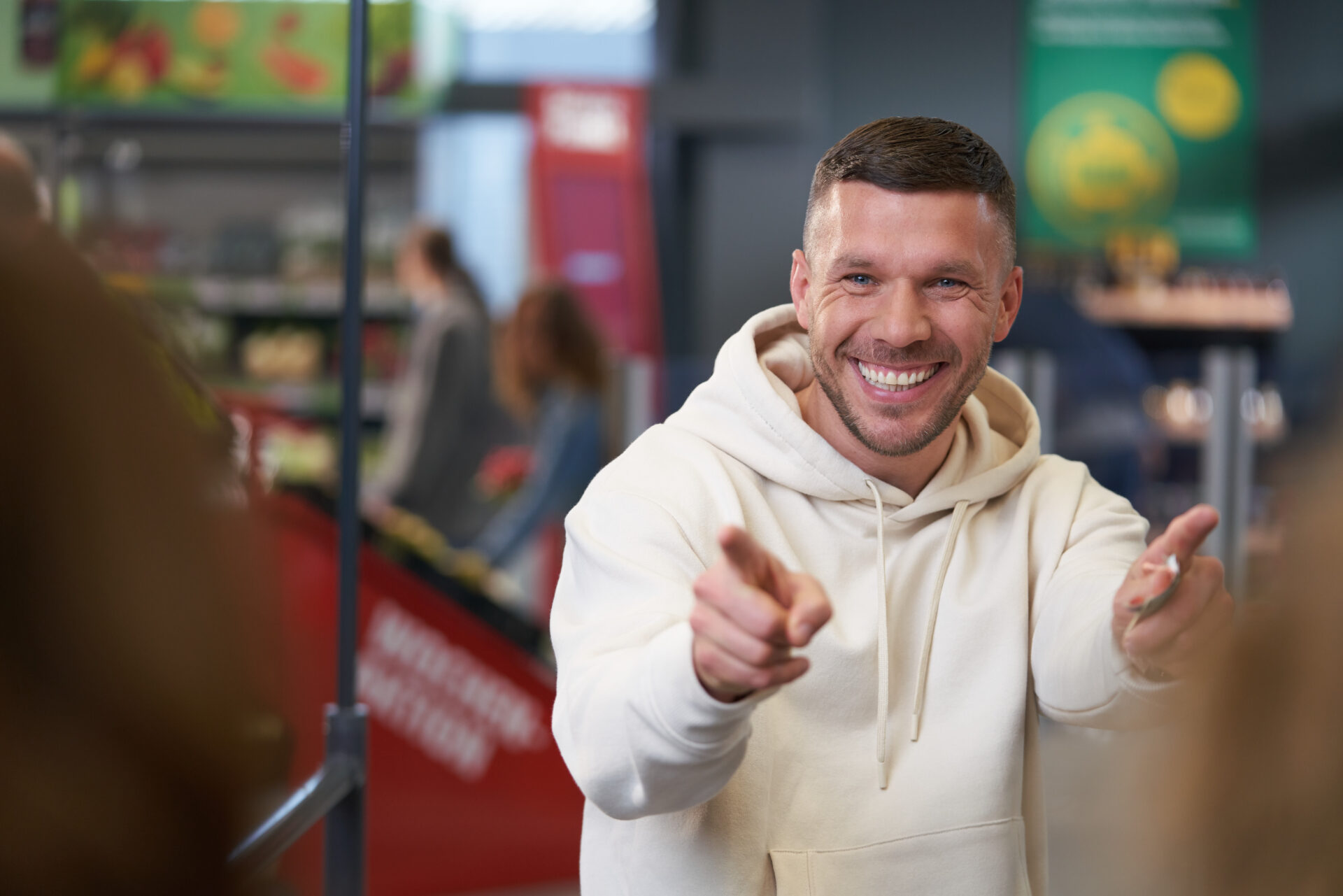 Lukas Podolski wird Förderpenny-Botschafter